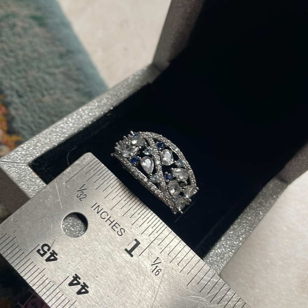Elegant Silver and Blue Gemstone Ring - Picture 7 of 17